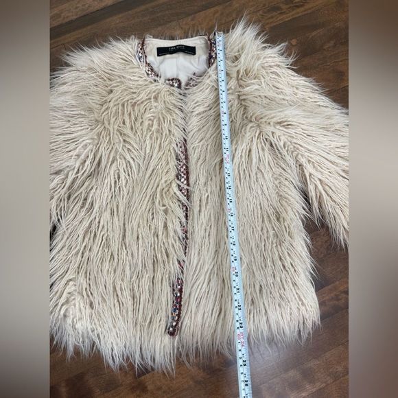 LIGHT fluffy ZARA BASICS woman’s jacket || Size Small || Zara light coat fall - Picture 11 of 13